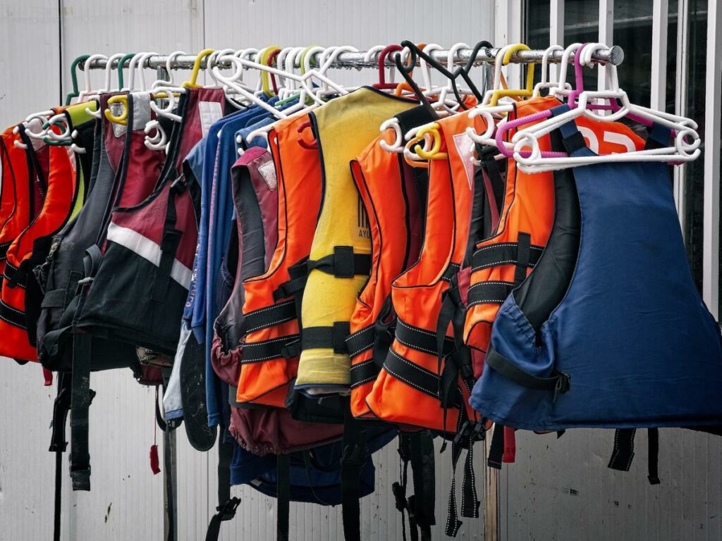 Types of Life Jackets | LandBasedAnglers.com